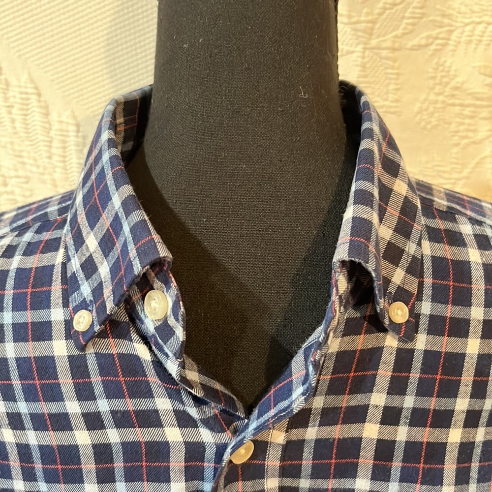 Vineyard Vines classic fit Tucker shirt,‎ size large - Picture 3 of 14